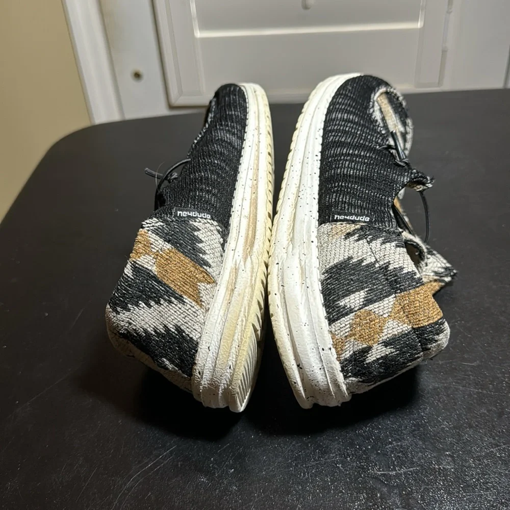 HEY Dude Wendy aztec  size 9 slipon loafer sneakers